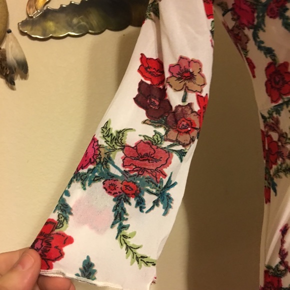 Old Navy double layer floral stretch top XS - Picture 3 of 9